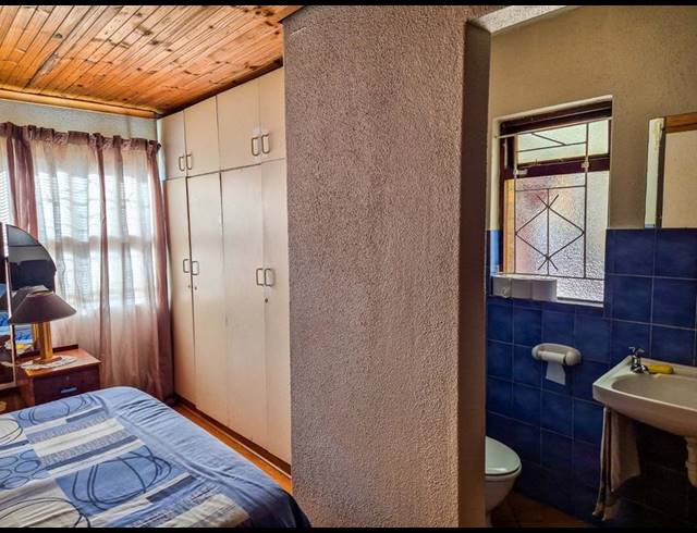 6 BEDROOM HOUSE FOR SALE IN GLENHAVEN